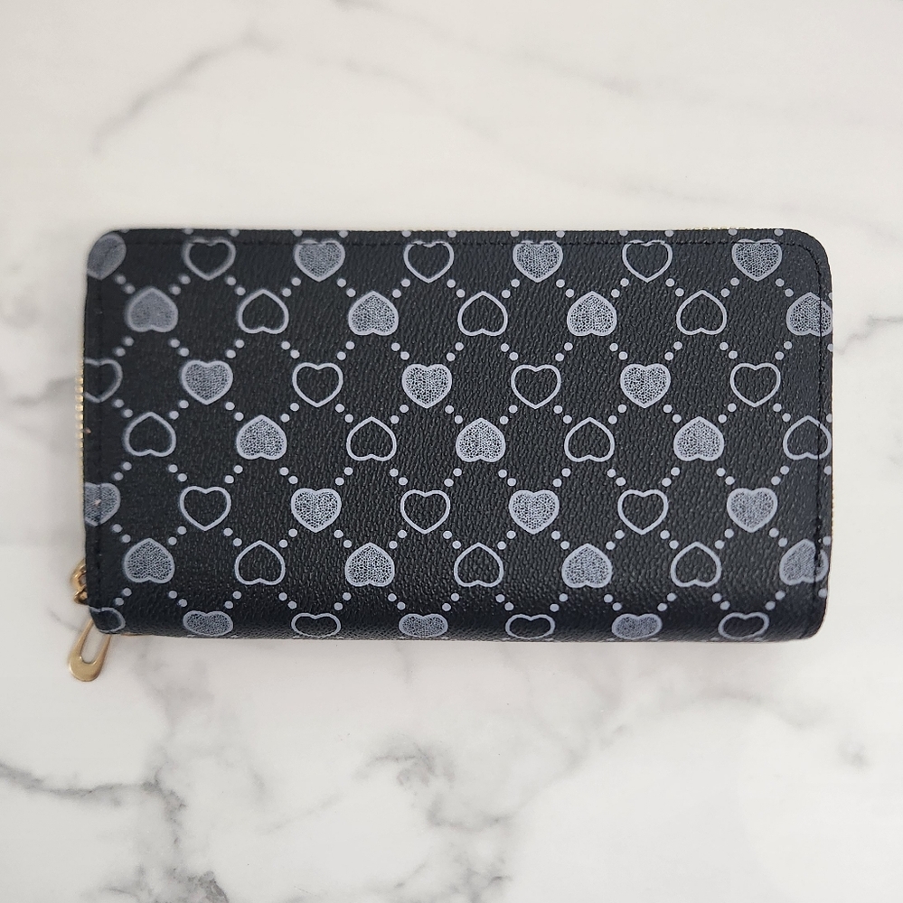 Stylish Black & White Heart Print Pattern Double Zip Wristlet Wallet - Picture 2 of 12